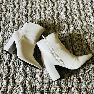 New Never Worn White Heeled Boots size 7